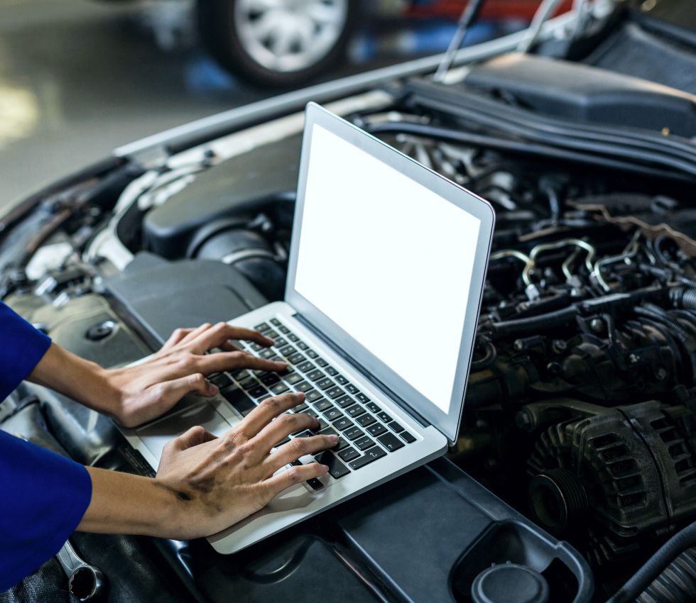 Servicio de mantenimiento preventivo para automóvil en Lima – revisión, cambio de aceite y escaneo general